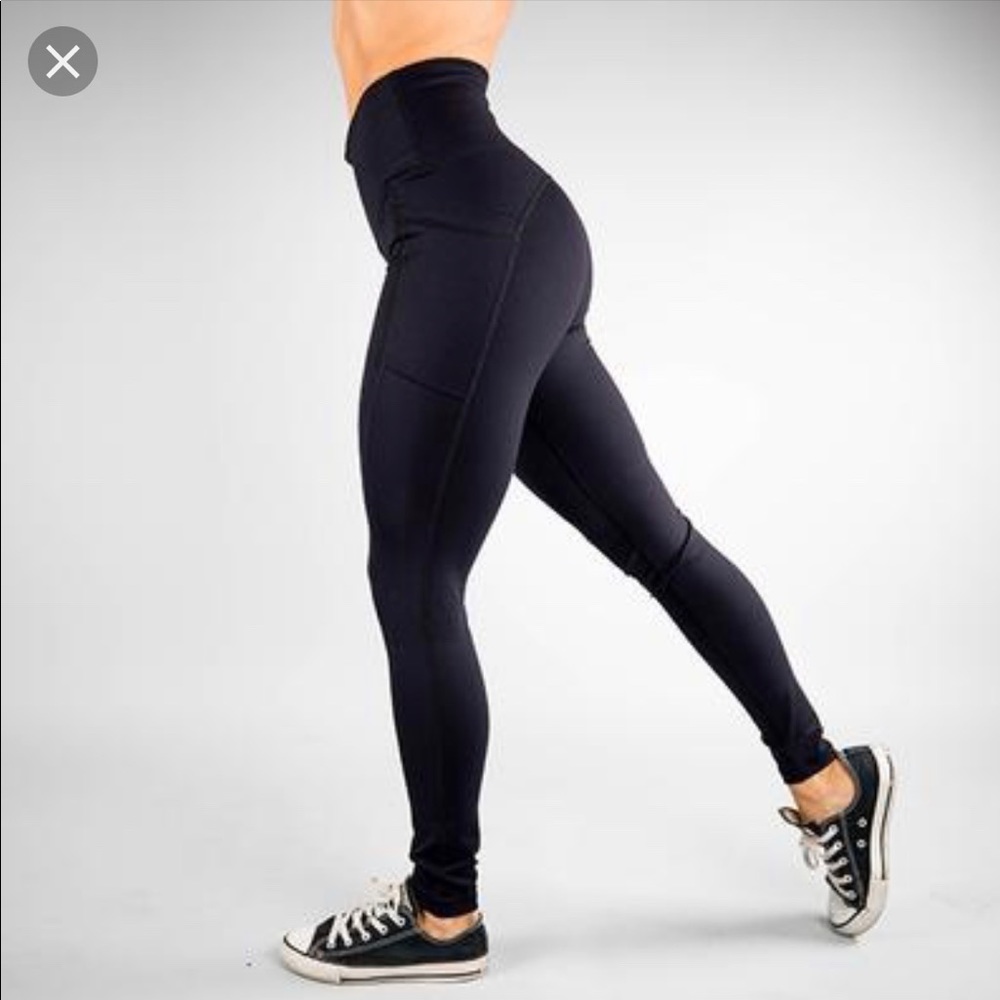 Buff bunny leggings size small but run small!